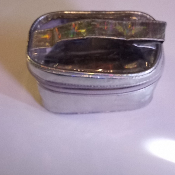Holographic Mini Makeup Accessory Bag - Picture 3 of 8